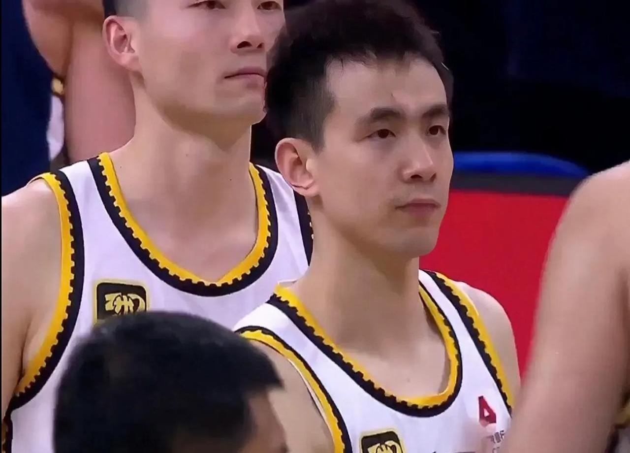 广东宏远队客场惜败于辽宁男篮