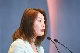 柏林联队风波频发，管理层股权之争引发危机