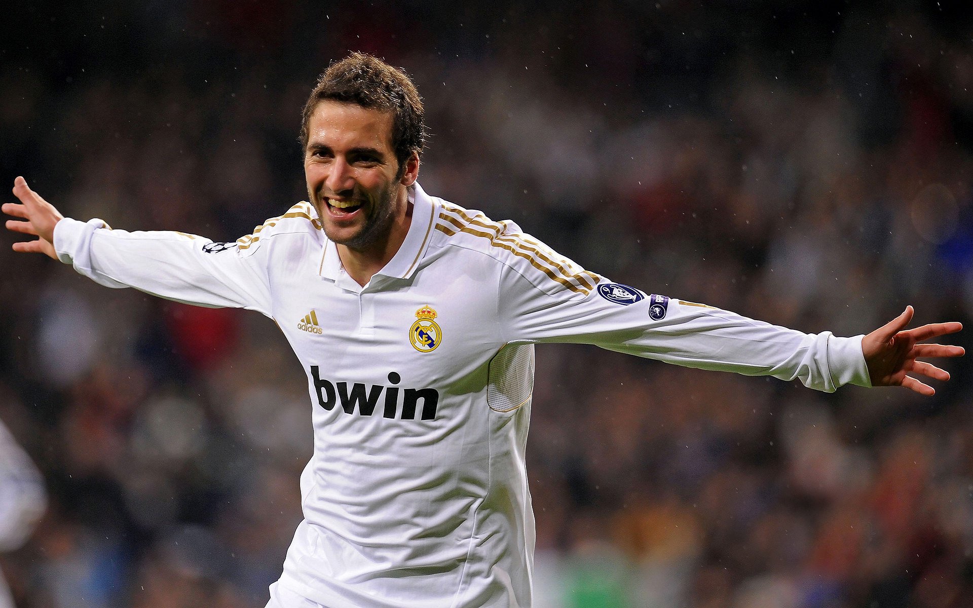 球馆变赛道，一场用篮球复刻的F1年度争冠战