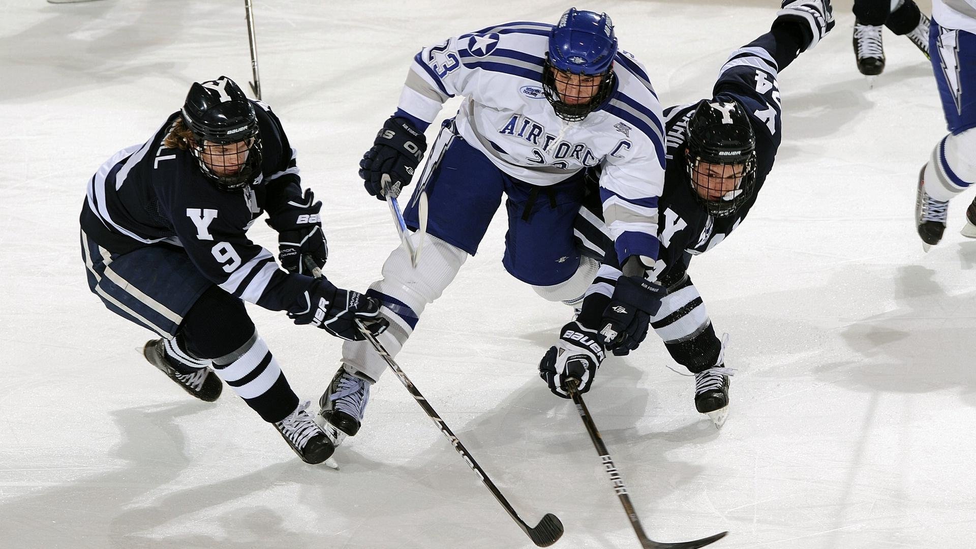 魔幻足球夜，当卢卡库在NBA总决赛血拼挪威，圣西罗的篮筐在颤抖