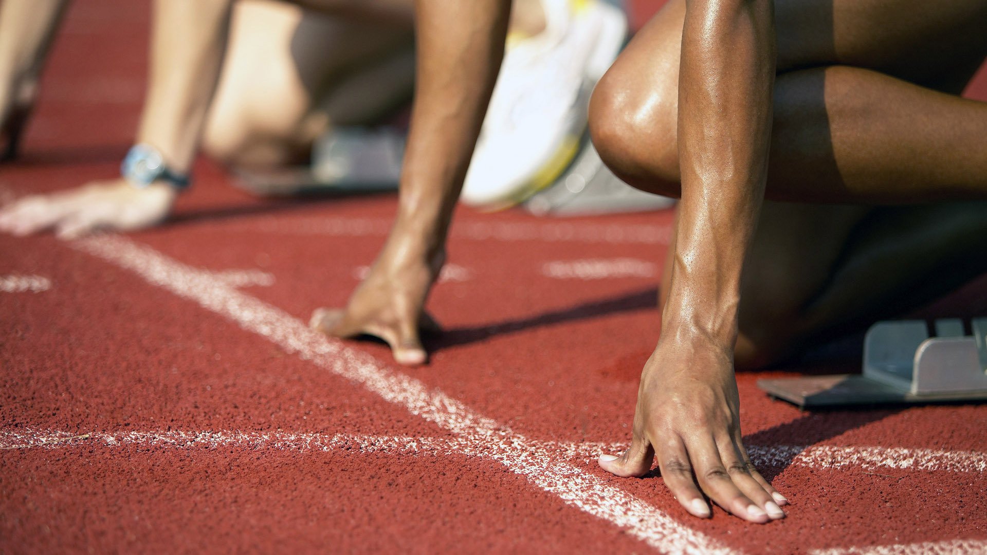 红与绿的对决，一颗银色子弹如何刺破平衡