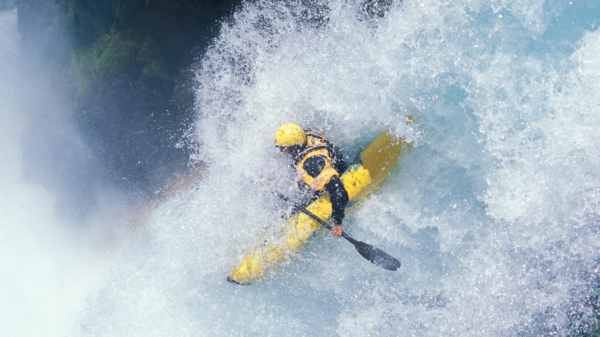 跨界王者，从乒乓桌到绿茵场，王皓的弧线球征服东瀛
